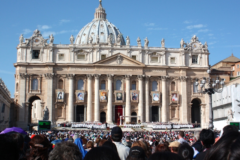 st-peters-basilica-with-saint-banners